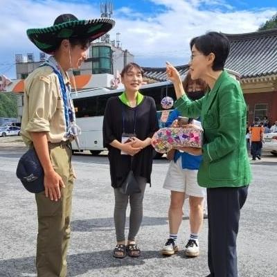 일본잼버리대원들이단양군에선물을주고갔다는데요.