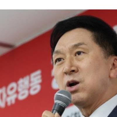 "세종대왕, 이순신 동상 문제 있다".jpg